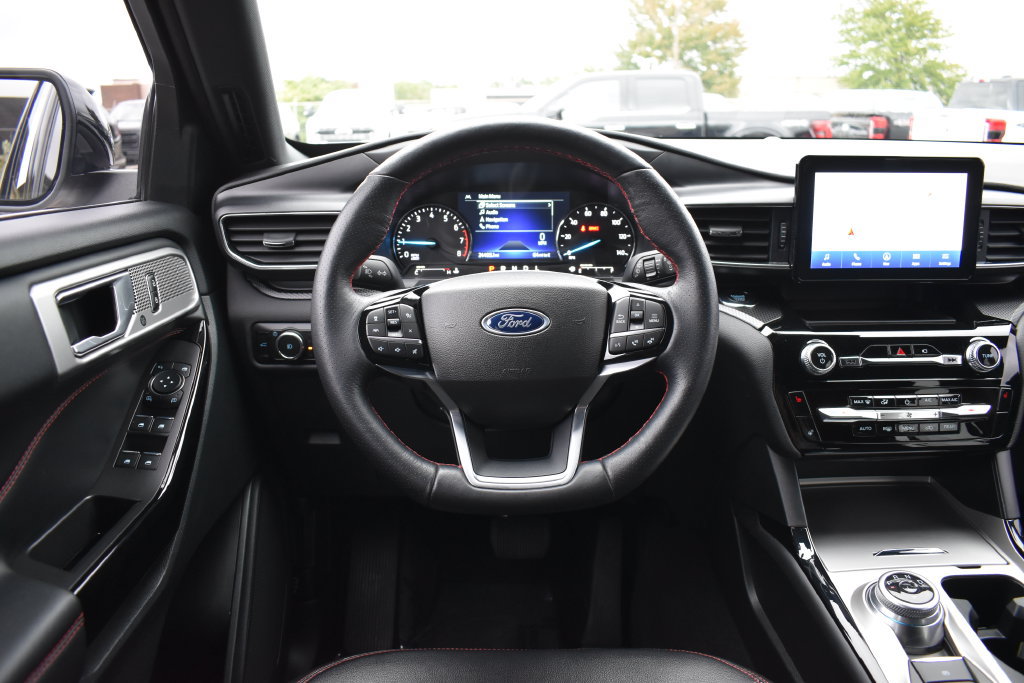 Used 2023 Ford Explorer ST-Line AWD/4WD image 15