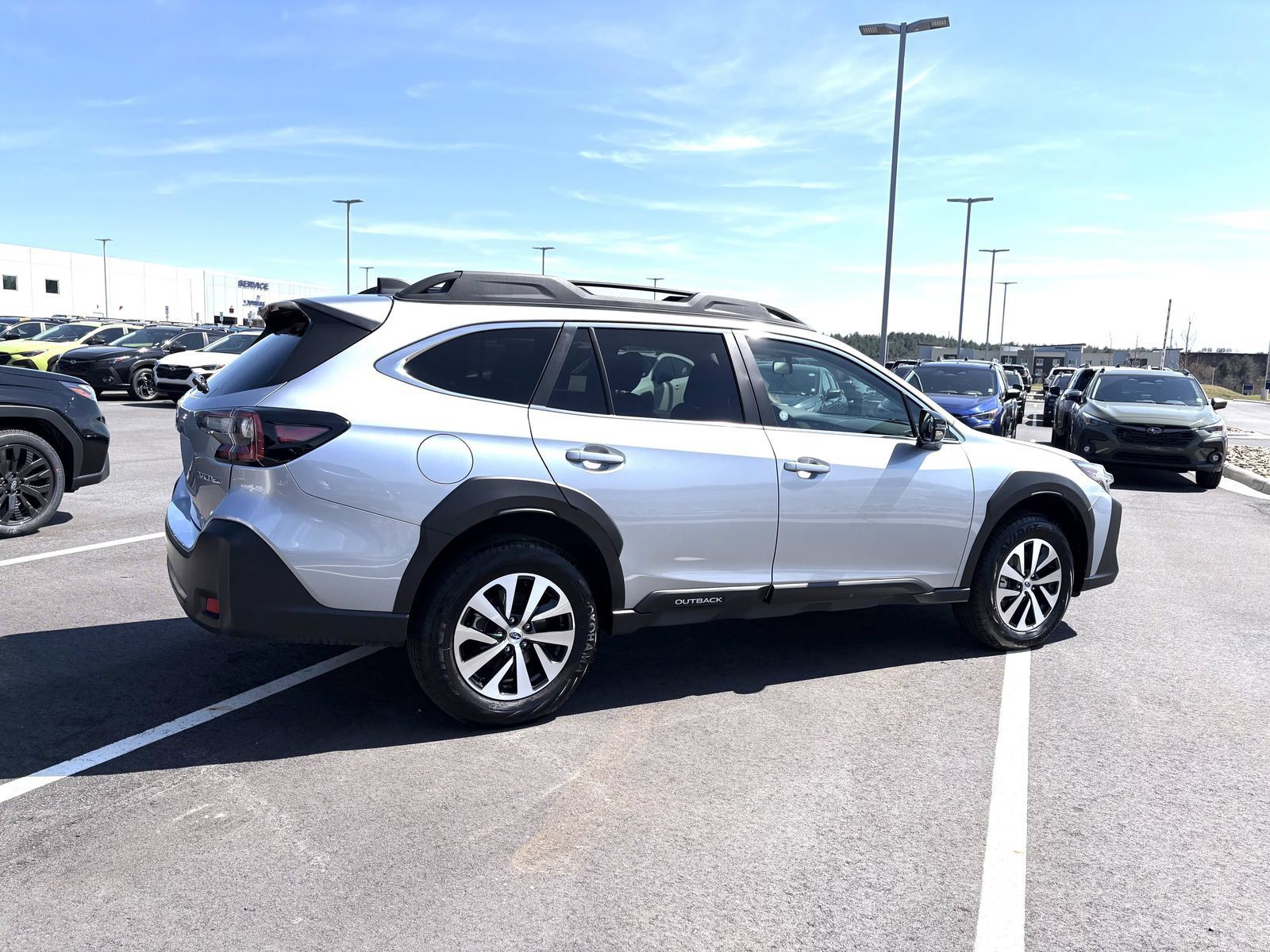 Used 2025 Subaru Outback Premium AWD/4WD image 8