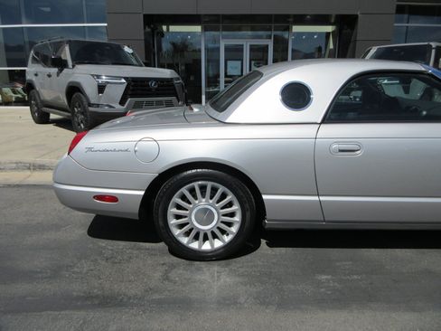Used 2004 Ford Thunderbird RWD image 11