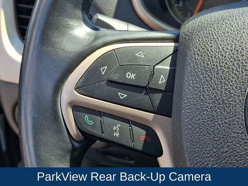Used 2016 Jeep Cherokee Limited AWD/4WD image 7