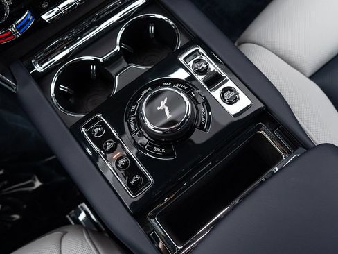 Used 2026 Rolls-Royce Cullinan AWD/4WD image 41