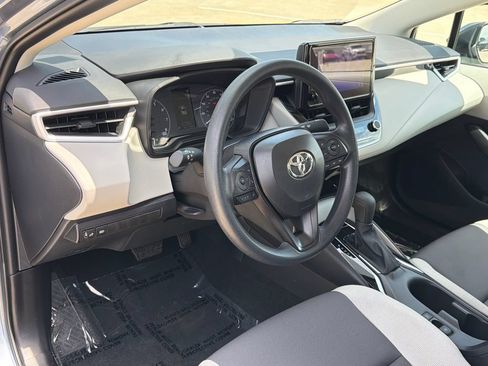Used 2025 Toyota Corolla LE FWD image 18