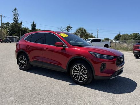 Used 2023 Ford Escape SE w/ PHEV Premium Package FWD image 1