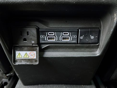 Used 2023 Jeep Grand Cherokee 4WD 4xe image 17