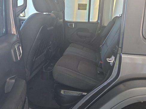 Used 2023 Jeep Wrangler Unlimited Rubicon 4xe image 9