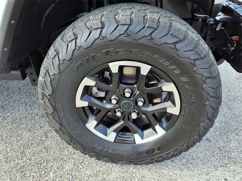 Used 2024 Jeep Wrangler Unlimited Rubicon 4xe image 9