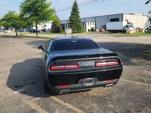 Used 2018 Dodge Challenger SXT RWD image 22