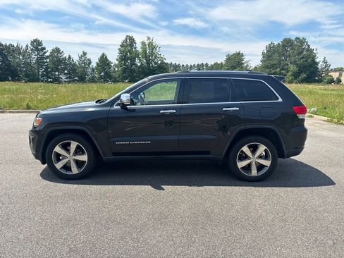 Used 2015 Jeep Grand Cherokee Limited w/ Trailer Tow Group IV AWD/4WD image 4