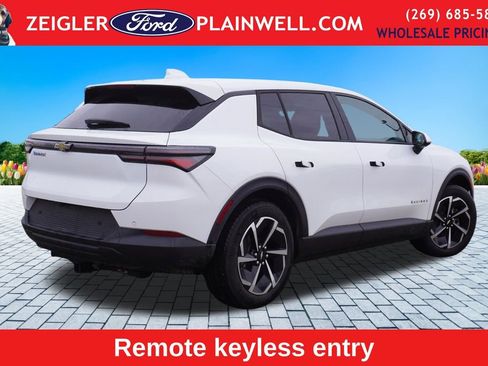 Used 2025 Chevrolet Equinox EV LT image 7