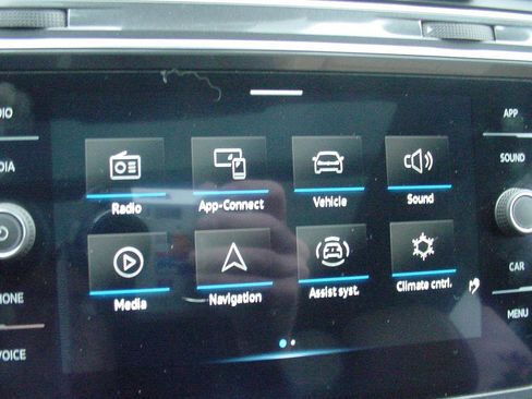 Used 2022 Volkswagen Tiguan SE image 25