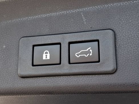 Used 2023 Subaru Ascent Limited w/ Technology Package AWD/4WD image 28