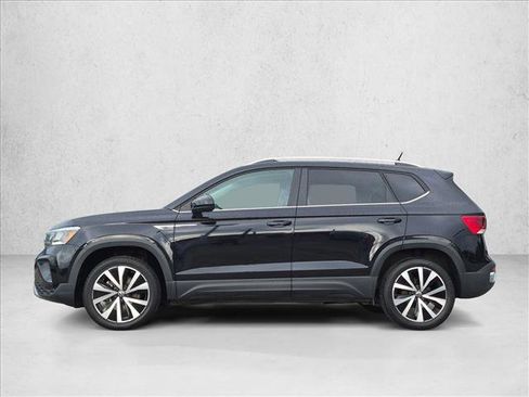 Used 2024 Volkswagen Taos SE FWD image 9