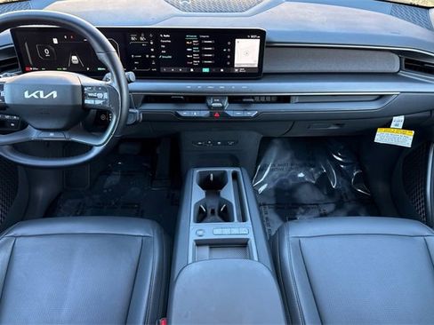 Certified 2024 Kia EV9 Light Long Range image 17