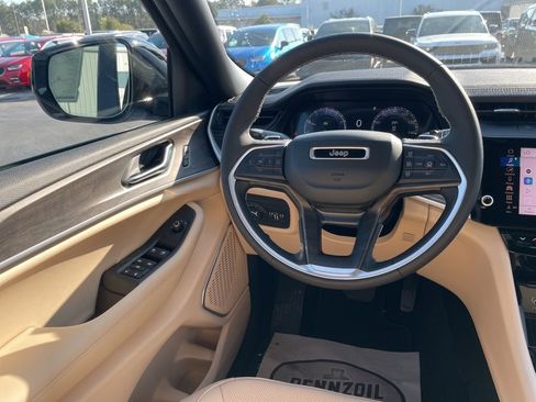 New 2026 Jeep Grand Cherokee Limited RWD image 19