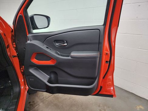 Used 2025 Nissan Frontier PRO-4X w/ Pro Convenience Package image 31