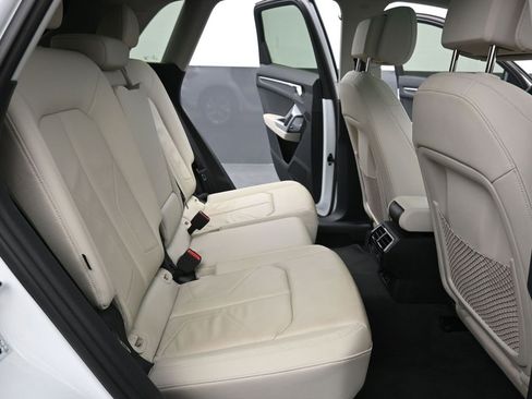 Used 2023 Audi Q3 2.0T Premium Plus w/ Premium Plus Package image 10