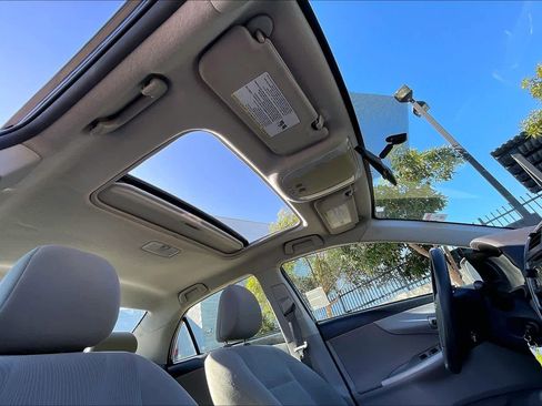 Used 2012 Toyota Corolla LE image 12