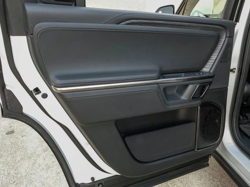 Used 2024 Rivian R1S Adventure AWD/4WD image 58