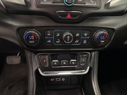 Used 2020 GMC Terrain SLE w/ Driver Convenience Package AWD/4WD image 16