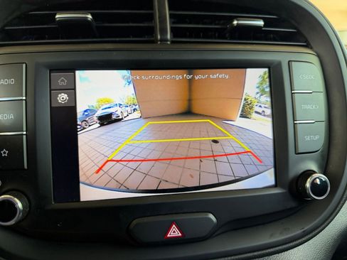 Used 2025 Kia Soul LX w/ LX Technology Package FWD image 20