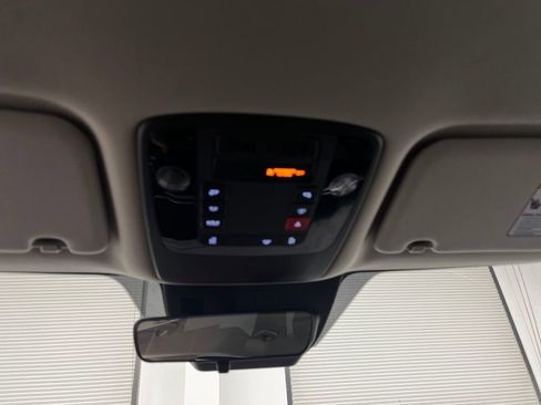Used 2025 Kia Carnival FWD image 66