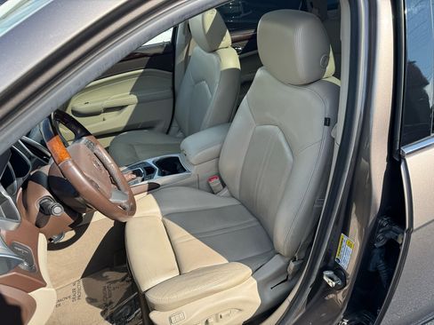 Used 2011 Cadillac SRX Luxury image 11