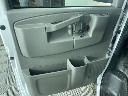 New 2025 GMC Savana 3500 Extended w/ Driver Convenience Package image 19