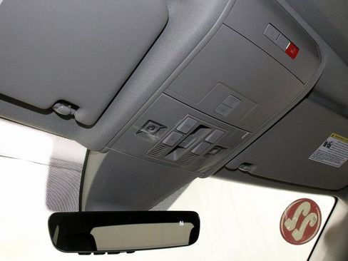 Used 2022 Volkswagen Atlas SEL R-Line image 23