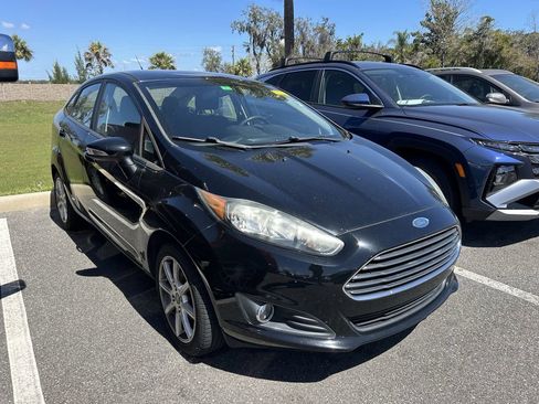 Used 2016 Ford Fiesta SE w/ Equipment Group 201A image 6