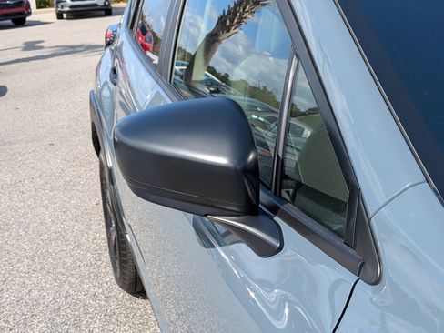 Used 2025 Subaru Crosstrek 2.0i image 12