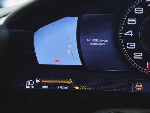 Used 2024 Ferrari Roma Spider image 18