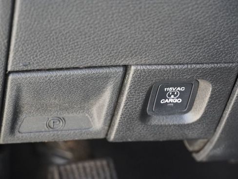 Used 2024 RAM 2500 Laramie AWD/4WD image 24