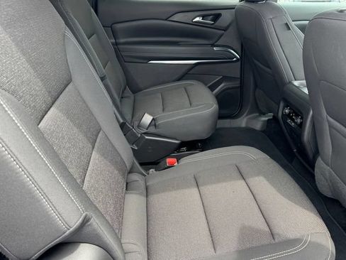 Certified 2026 Chevrolet Traverse LT FWD image 8