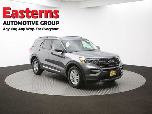 Used 2022 Ford Explorer XLT w/ Equipment Group 202A image 49