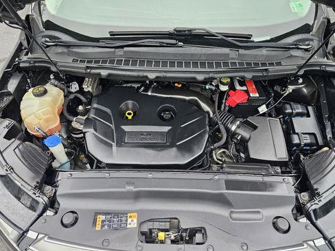 Used 2017 Ford Edge SEL image 22