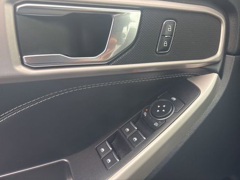 Used 2021 Ford Explorer XLT w/ Equipment Group 202A image 26