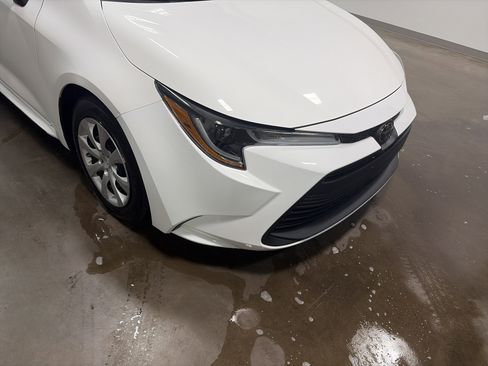Used 2023 Toyota Corolla LE image 33