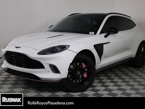 Used 2021 Aston Martin DBX image 1
