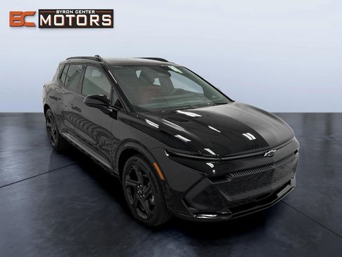 Used 2025 Chevrolet Equinox EV RS FWD image 7