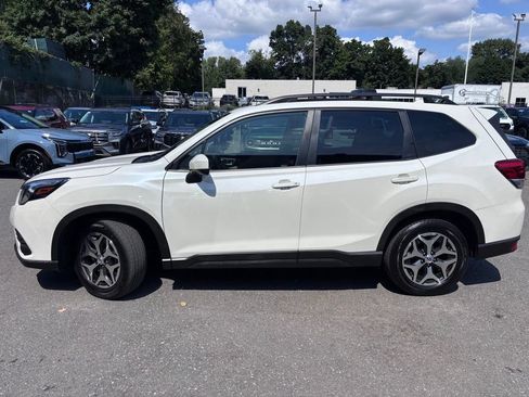 Used 2023 Subaru Forester Premium AWD/4WD image 3