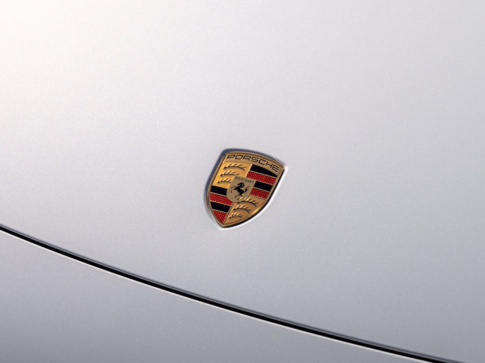 Certified 2025 Porsche Macan Electric RWD image 16