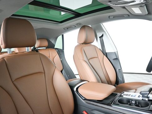 Used 2022 Audi Q8 Premium w/ Convenience Package image 20