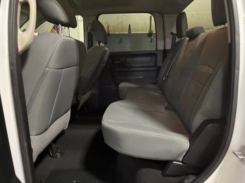 Used 2018 RAM 2500 Tradesman w/ Chrome Appearance Group image 9