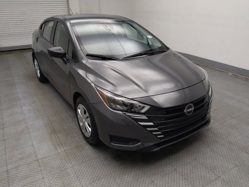 Used 2025 Nissan Versa S w/ Trunk Package image 13