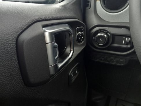 Used 2024 Jeep Wrangler Unlimited Sport image 25