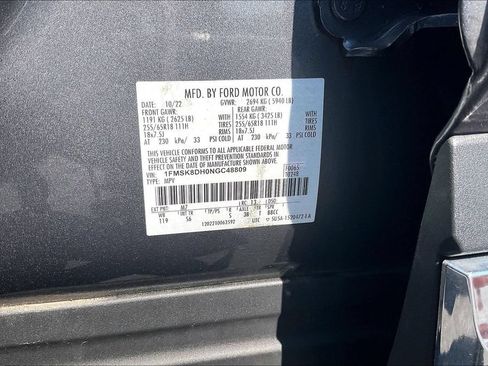 Used 2022 Ford Explorer XLT w/ Equipment Group 202A AWD/4WD image 36