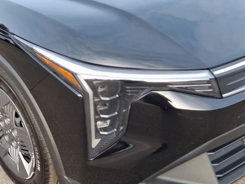 Used 2025 Kia K4 LX image 11