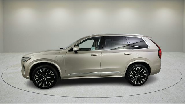 New 2026 Volvo XC90 T8 Plus w/ Protection Package Premier AWD/4WD image 7
