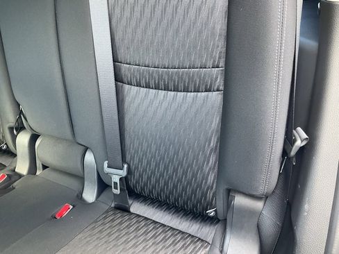 Used 2018 Nissan Rogue SV image 30