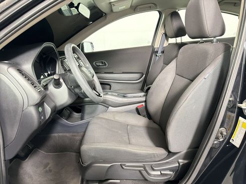 Used 2019 Honda HR-V LX image 5